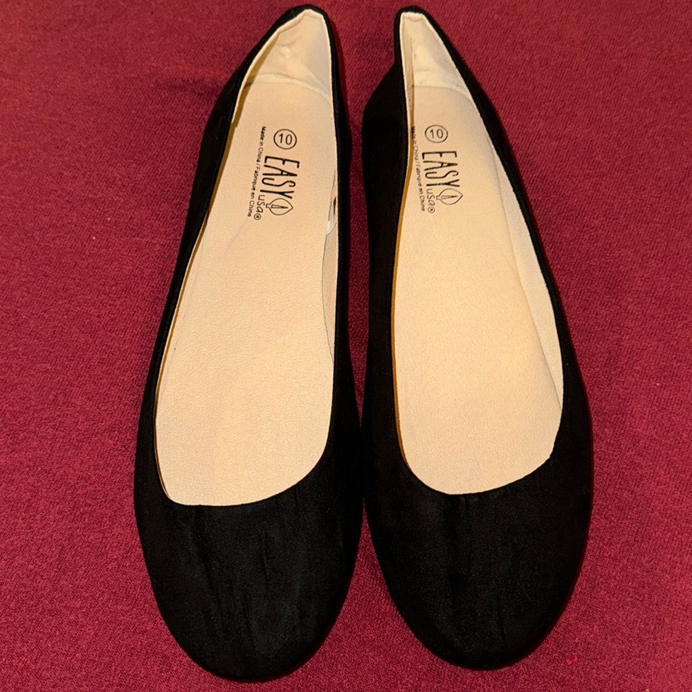 Easy U.S.A. Women’s black flats size 10